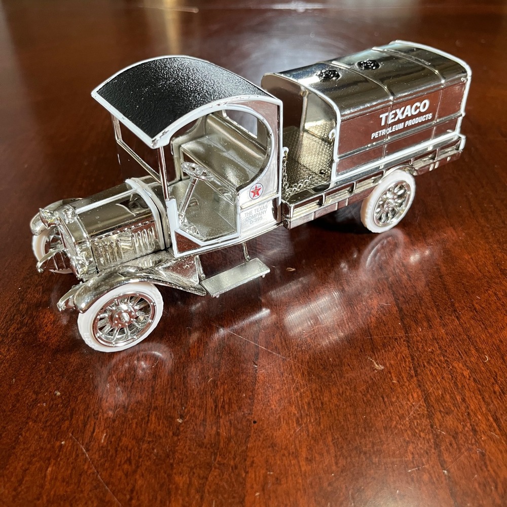 Ertl Texaco 1919 GMC Tanker Truck Chrome Bank Millennium Edition #17 No Key Flaw